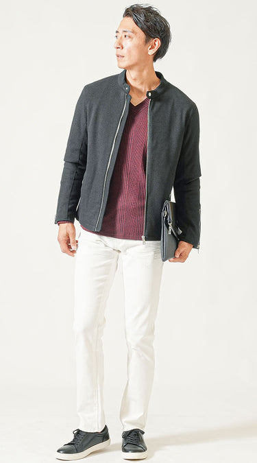 スニーカー×白パンツのメンズコーデ