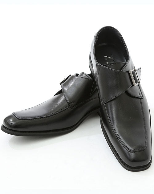 オンスタイルの足元に欠かせない黒の革靴