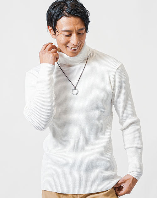 リブ編みスリムタートルネックニットの白色商品画像