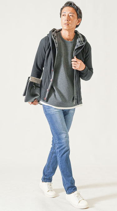 50代におすすめのグレーTシャツコーデ
