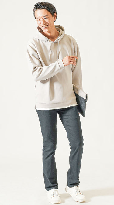 秋に合う黒パンツのメンズコーデ例