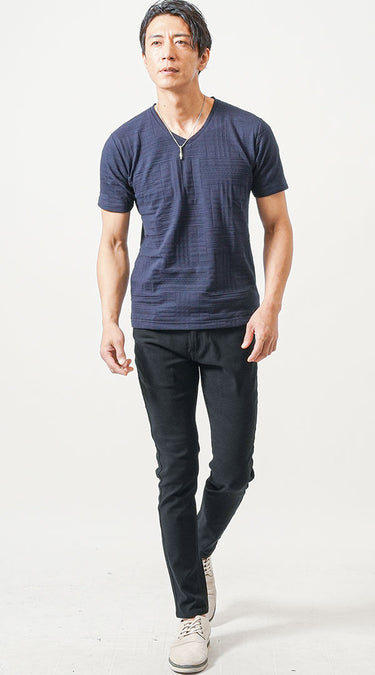 夏に合う黒パンツのメンズコーデ例