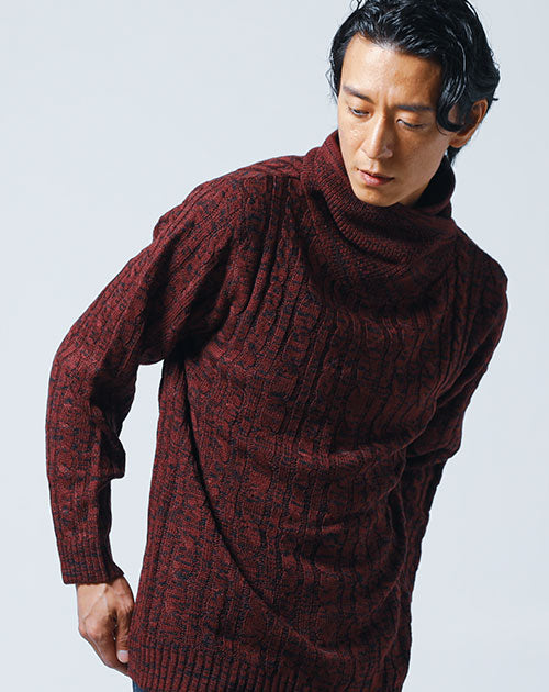 メンズにおすすめのショールカラーワインレッドタートルネックニット