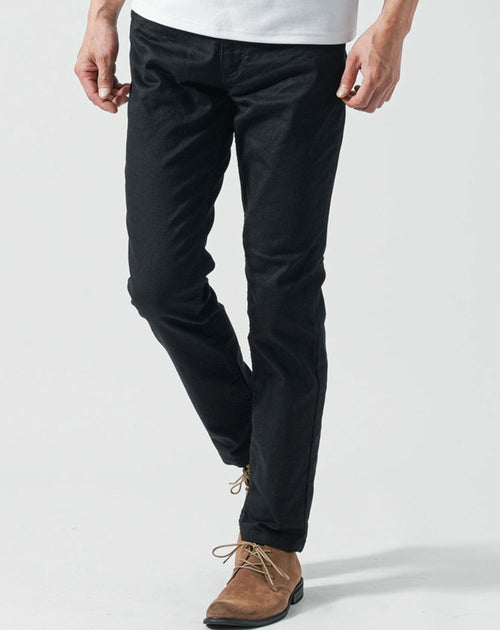 メンズにおすすめの黒チノパン