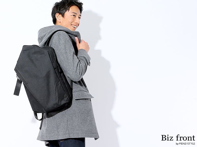 大人が選ぶグレーコートはビジネスにもカジュアルにも使いやすい