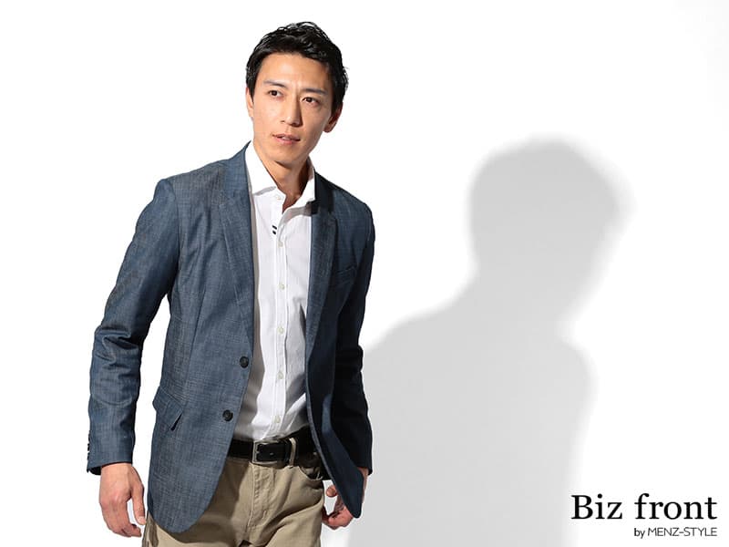 光沢感がありテーラードジャケットらしさが活きる