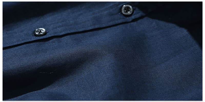 麻独特のシャリ感がオシャレを引き立てる