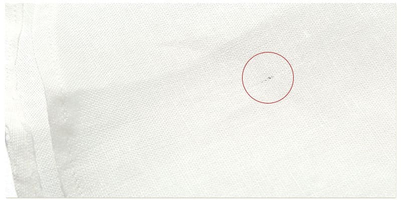 麻特有のネップや繊維の混じりがあります