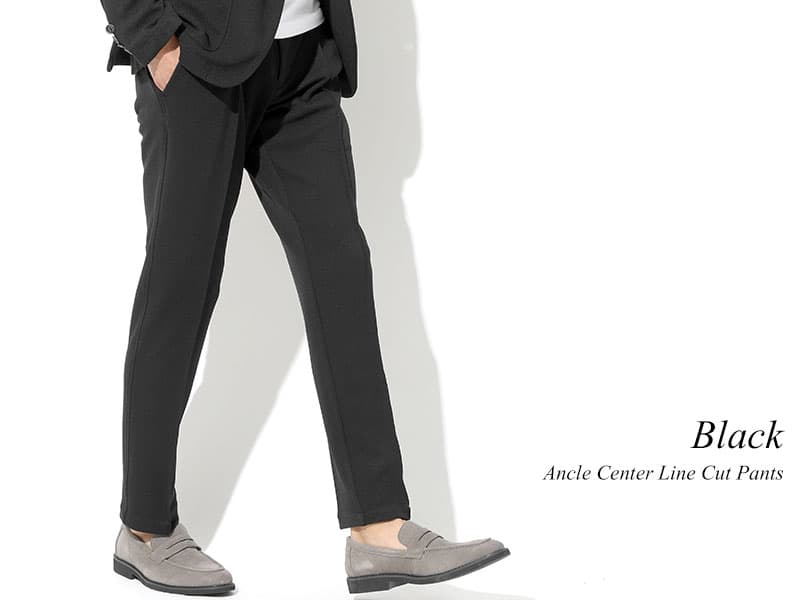 シンプルで洗練されたコーデを作る黒スラックス