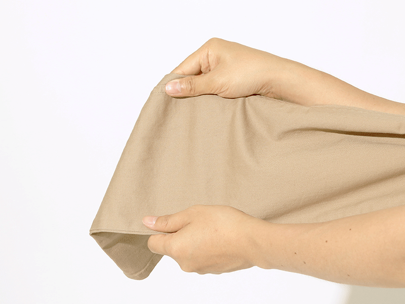 スキニーチノパンや細身チノでもストレッチが効いていれば穿きやすい