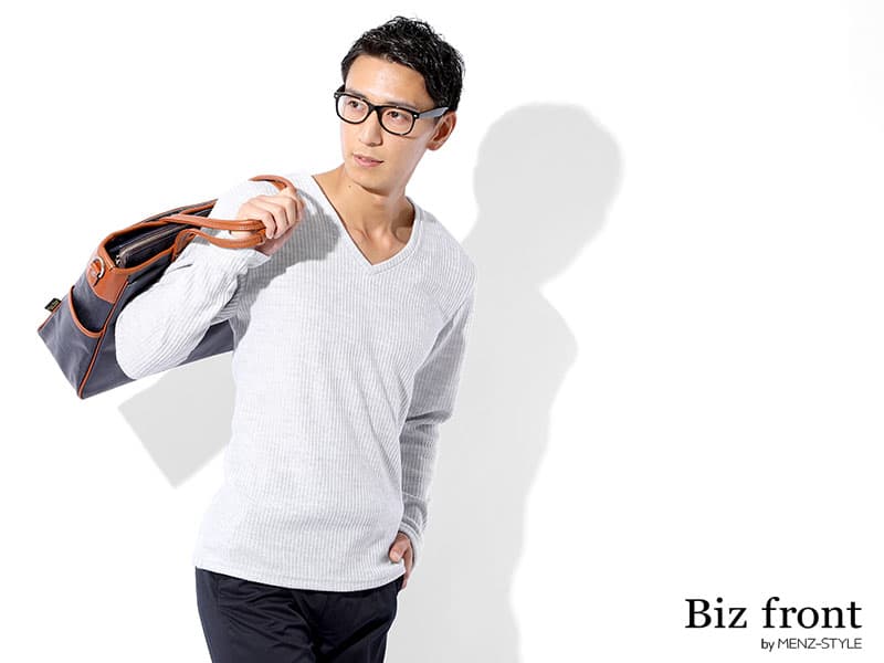 ジャケット×ニットで上品なオフィスカジュアル｜コーデのコツと注意点