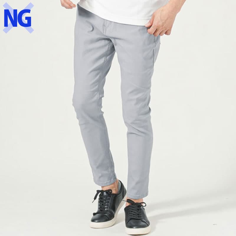 NG例② デニムやカジュアルなスニーカーを着用する