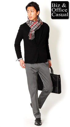 グレーのマフラーのコーディネート例