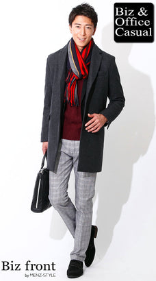 マフラーとチェスターコートのコーディネート例