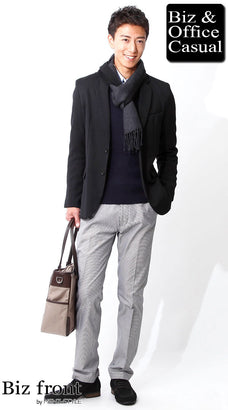 グレーのマフラーのコーディネート例