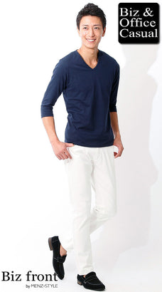 チノパン×Tシャツのコーデ例