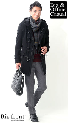 秋冬のマフラーとダッフルコートのコーディネート例