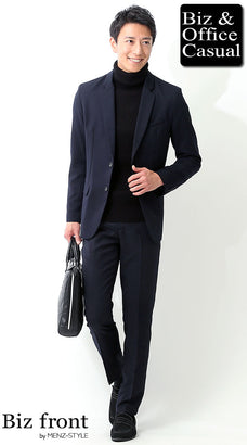 ネイビースーツ×ブラックタートルネック