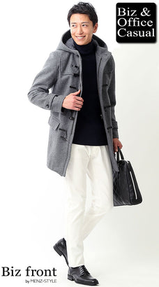 コートと白パンツのコーデ例