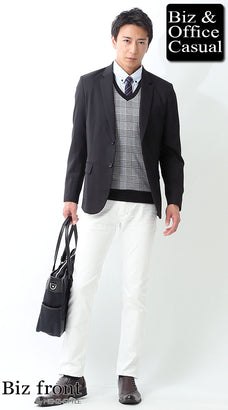 ホワイトジーンズ（デニムパンツ）とジャケットのコーデ例