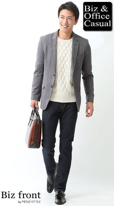 ネイビージーンズ（デニムパンツ）とニットのコーデ例