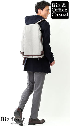 リュックとダッフルコートのコーデ例