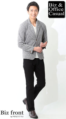 黒ジーンズ（デニムパンツ）のコーデ例