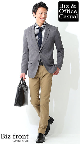 ギンガムチェックシャツとジャケットのコーデ例