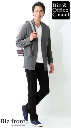 カーディガンと無地Tシャツのコーデ例