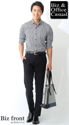 夏のネイビーパンツコーデ例