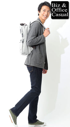 秋のネイビーパンツコーデ例