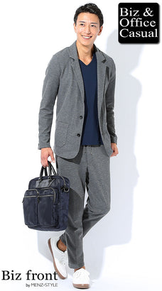 無地Tシャツとスーツのコーデ例