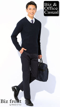 ネイビースラックスのコーデ例