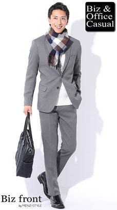 グレースーツに合うマフラーのコーデ例