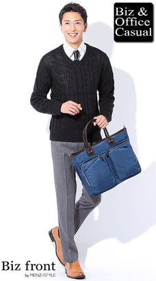 シャツとニットセーターのコーデ例