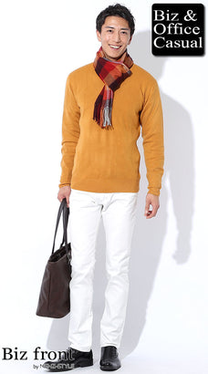 秋冬の白パンツコーデ例