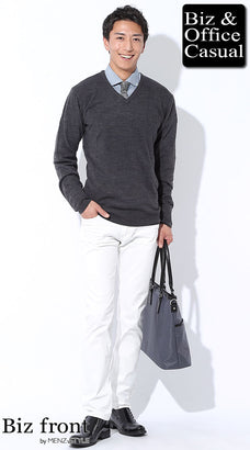 シャツとニットセーターのコーデ例