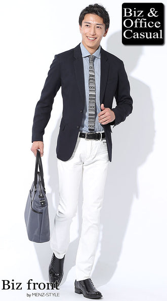 シャツに合うと白パンツ（タックイン）のコーデ例