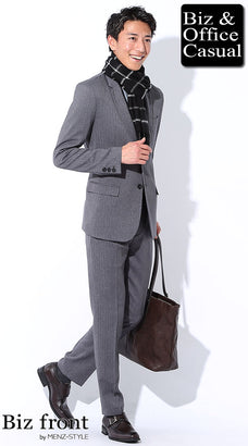 グレースーツに合うマフラーのコーデ例