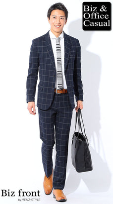 スーツと白シャツのコーデ例