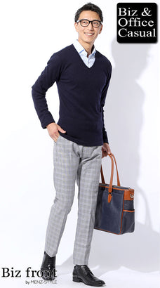 チェックパンツに合うニットセーター・カーディガンのコーデ例