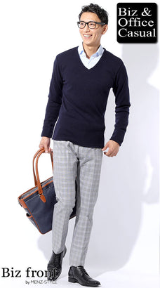 シャツとニットセーターのコーデ例