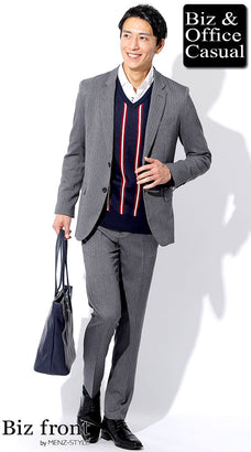 ホテル忘年会に最適なノーネクタイスーツコーデ｜グレースーツ×ストライプニット