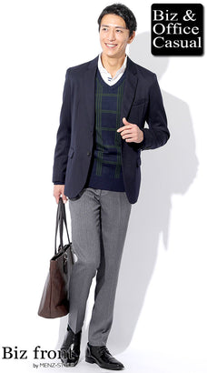 ニットセーターとシャツのジャケパンコーデ例