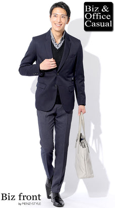 ネイビージャケット×黒Vネックニット×ギンガムチェックシャツのオフィスカジュアルコーデ例