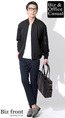 冬のアンクルパンツコーデ例 MA1ジャケット×白カットソー×グレースエードシューズ