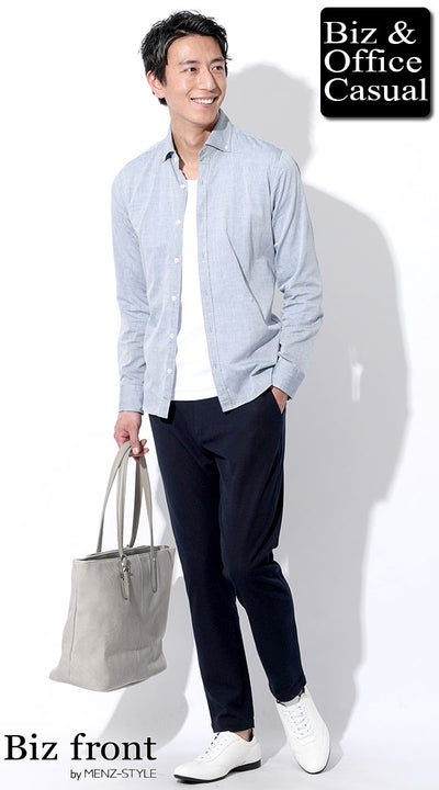 シャンブレーシャツ×白Tシャツ×ネイビーパンツ×白スニーカー