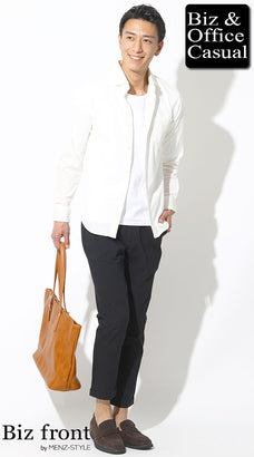 夏のアンクルパンツコーデ例 白シャツ×白カットソー×シアサッカーアンクルパンツ