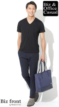 スラックスとtシャツのメンズコーデ例