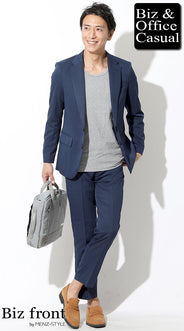 ネイビージャケット×白インナーコーディネート